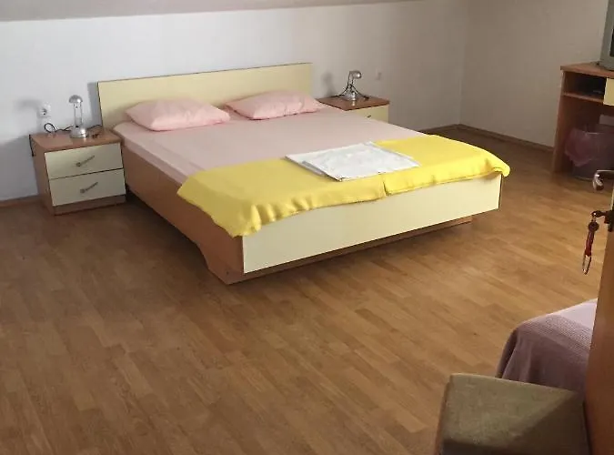With A Parking Space - 5526 Apartment Novi Vinodolski