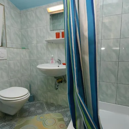 With A Parking Space - 5526 *