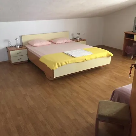 With A Parking Space - 5526 Apartment Novi Vinodolski